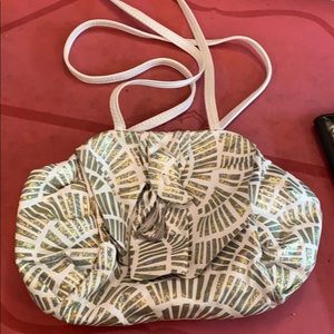 Vintage clamshell shoulder bag iridescent